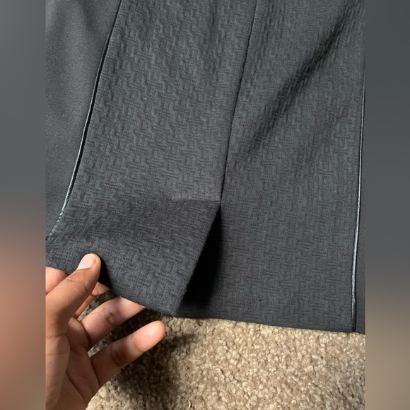 Black skirt 🖤 - Picture 2 of 7